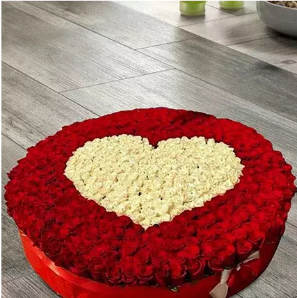 500 Roses With Basket